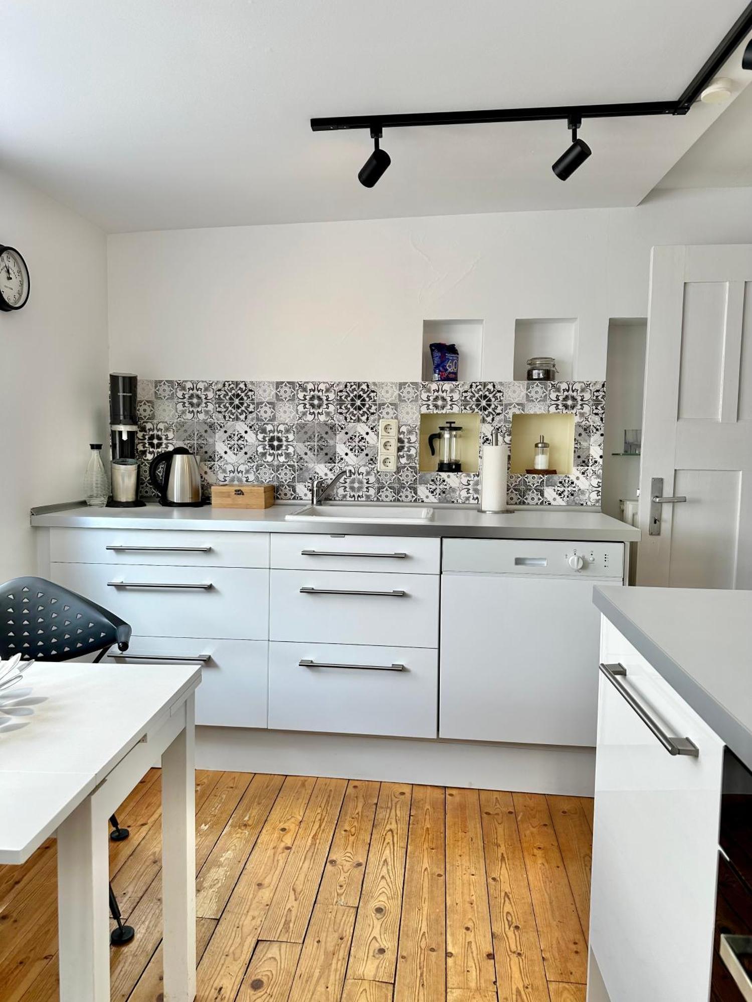 Schoenes City-Apartment Mit 2 Schlafzimmer, Parkplatz, Ruhig Und Hell, D46-Dg Олденбург Екстериор снимка