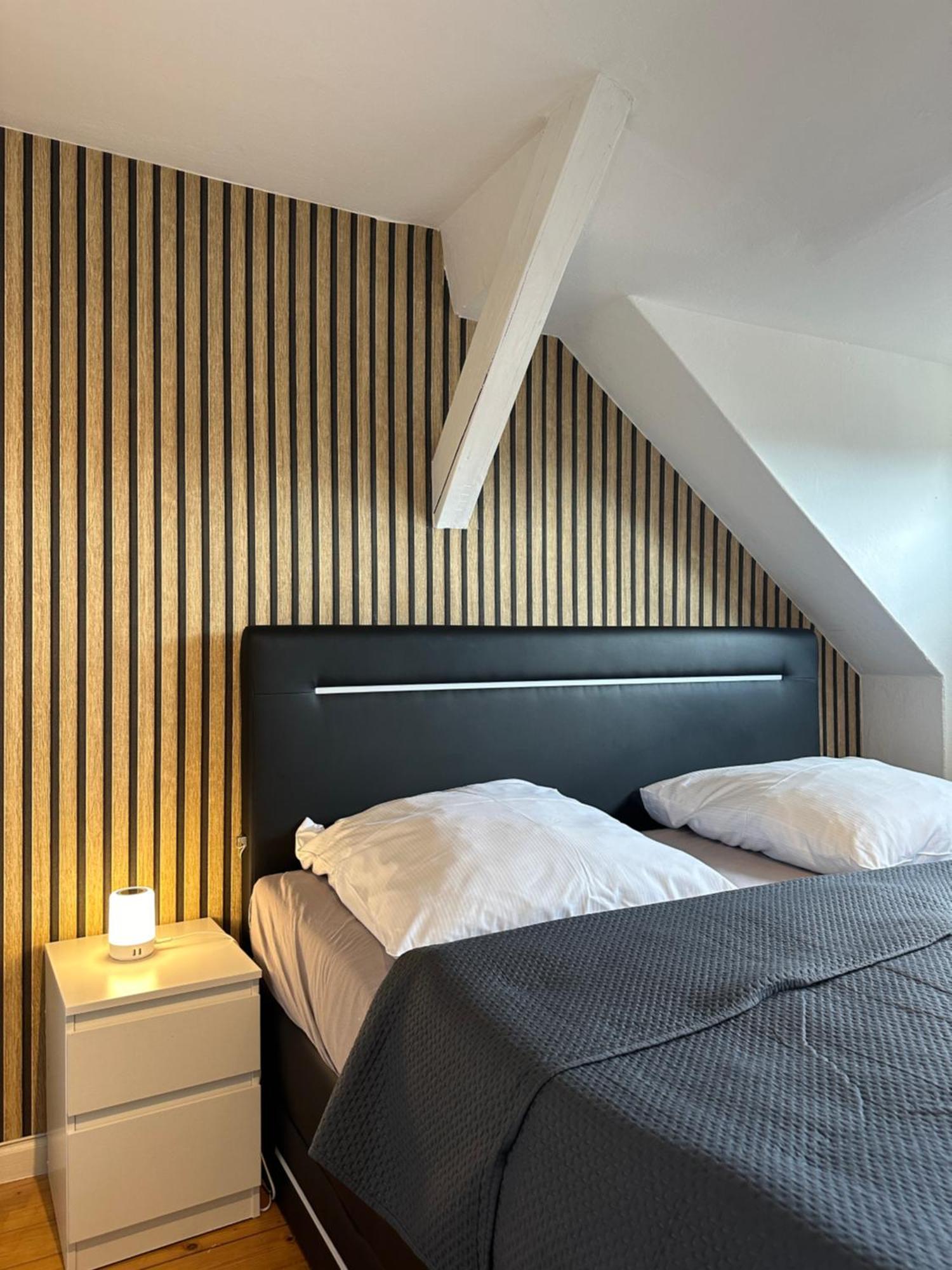 Schoenes City-Apartment Mit 2 Schlafzimmer, Parkplatz, Ruhig Und Hell, D46-Dg Олденбург Екстериор снимка